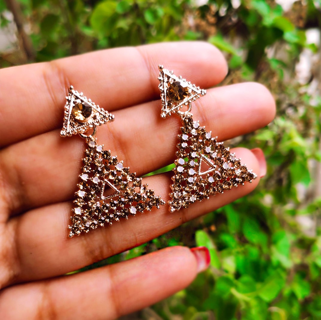 Triangular golden stone earings